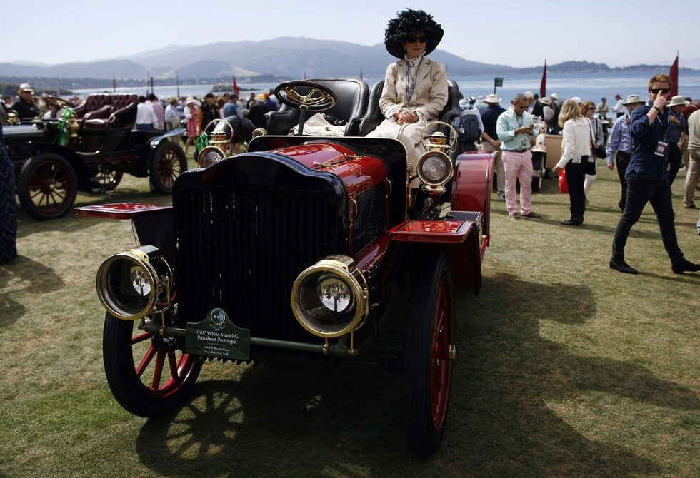 Малко по-нов е този White Model G Runabout Prototype (1907 г.)