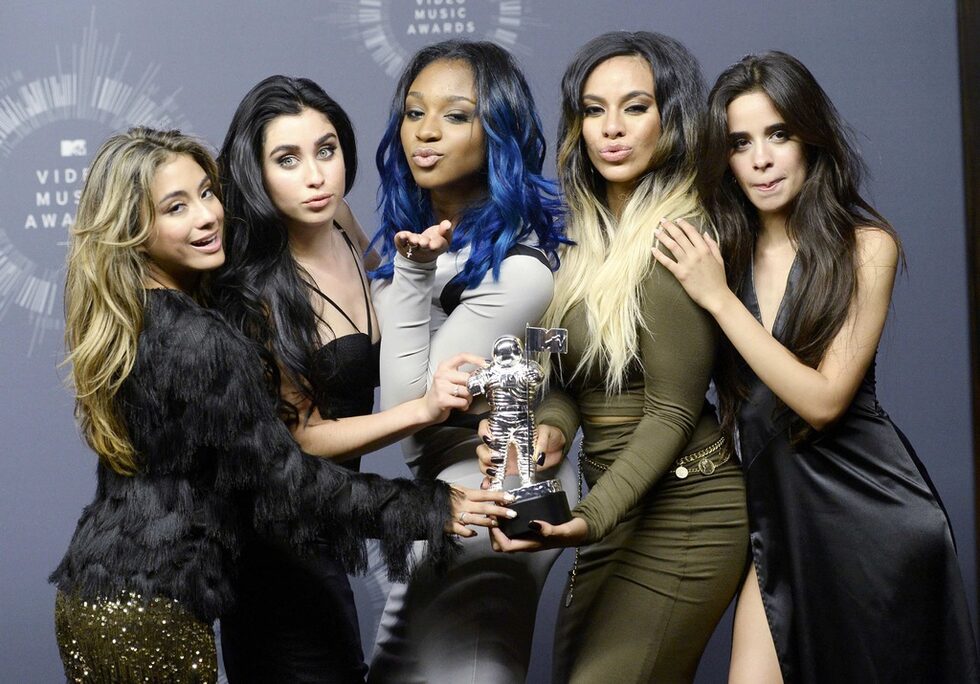 Групата Fifth Harmony бе отличена с наградата, която отличава изпълнители, които заслужава да бъдат следени, за видеото към песента им Miss Movin' On.