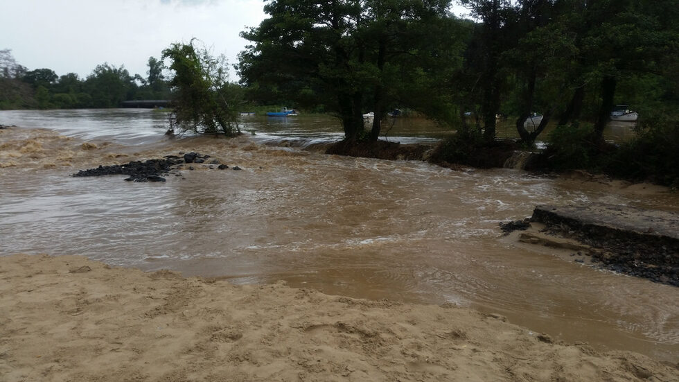 В село Ново Паничарево има залети къщи.