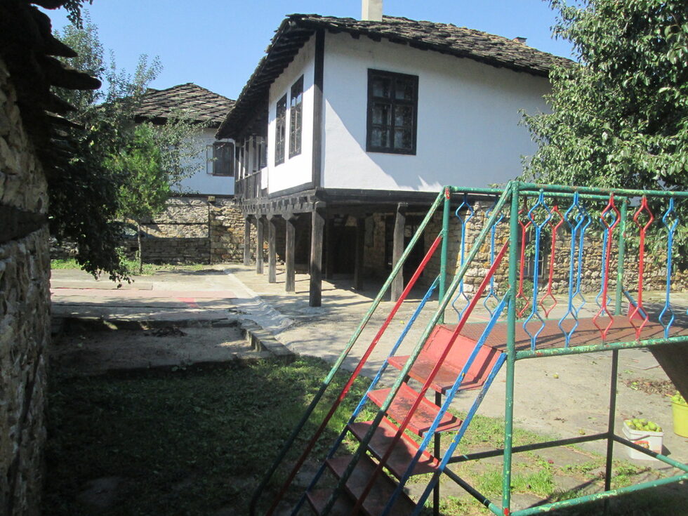 Една от къщите на старинния квартал "Вароша". Сега е вече детска градина.