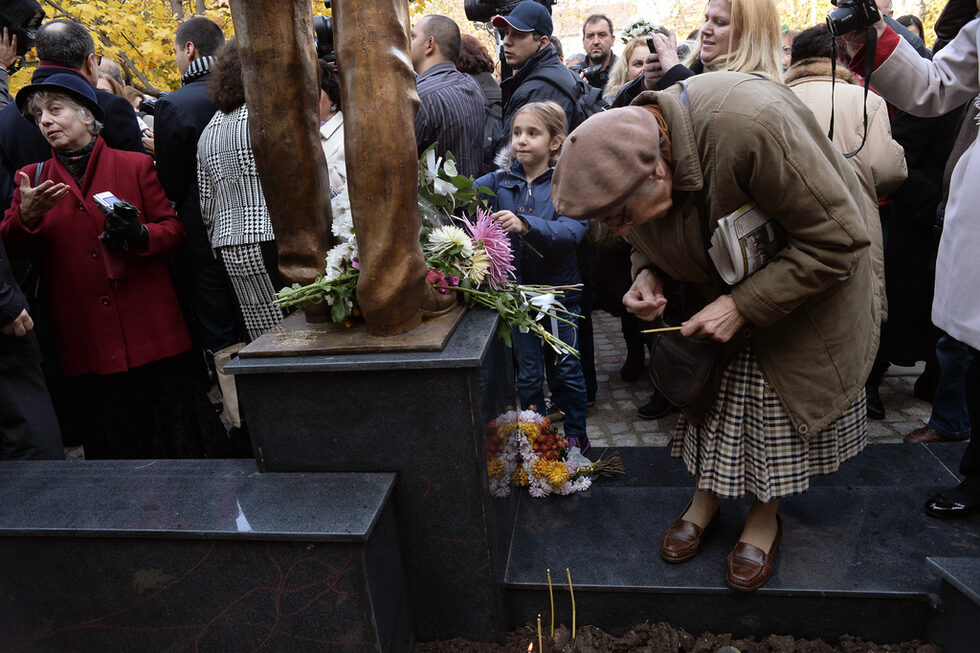 Фотогалерия: Паметникът на Георги Марков