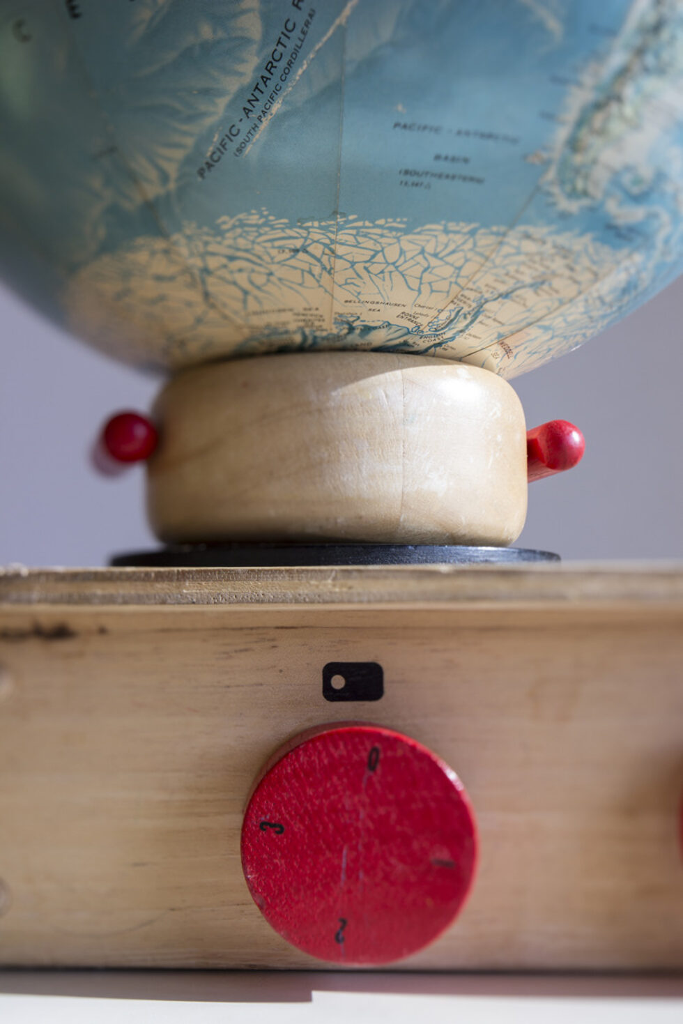 На снимката: "Playing With My Future' на Сузан Морис (Suzanne Morris), Environment & Me /EEA