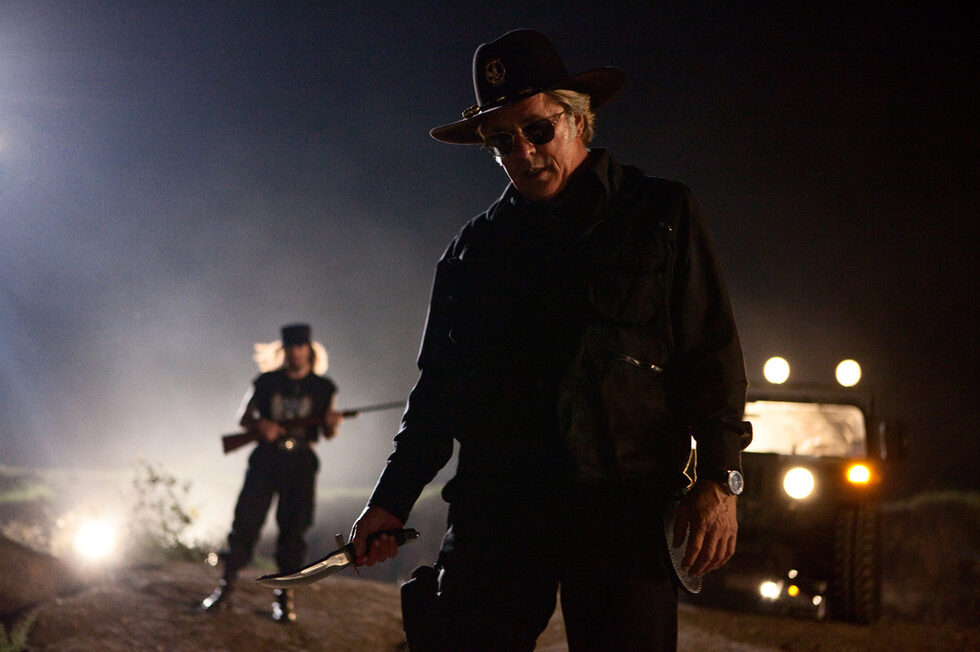 През март 2001 Дон приключва с ролята си и продуцирането на сериала за Си Би Ес "Неш Бриджис" (Bridges), който е на върха на класацията в продължение на шест години.<br /><br />Като продължение на участие му в комедията в "Когато си в Рим" (When in Rome), Дон се снима заедно с Ник Суардсън и Адам Сандлър във филма "Роден да бъде звезда" (Born to be a Star) на Кълъмбия Пикчърс. <br /><br />Кадър от филма "Мачете''.