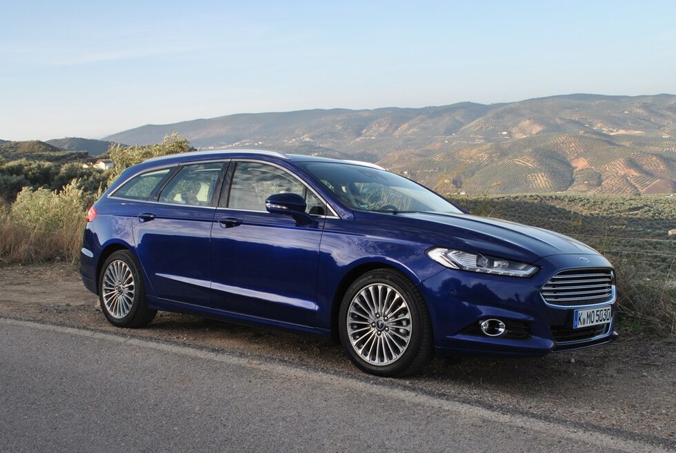 Най-достъпното Mondeo е с цена 43 900 лв. с ДДС, малко скъпично на фона на конкуренцията, но с богато оборудване и отличният 1.5-литров EcoBoost.