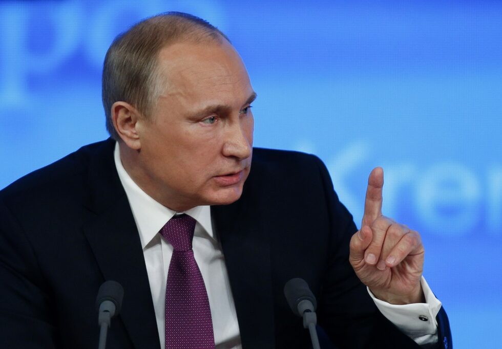 Само преди две седмици беше годишното изявление на руския президент за състоянието на нацията пред парламента. Тогава Путин започна речта си с впечатляващото изявление, че анексирания през март полуостров Крим е от "цивилизационно и сакрално значение за Русия".