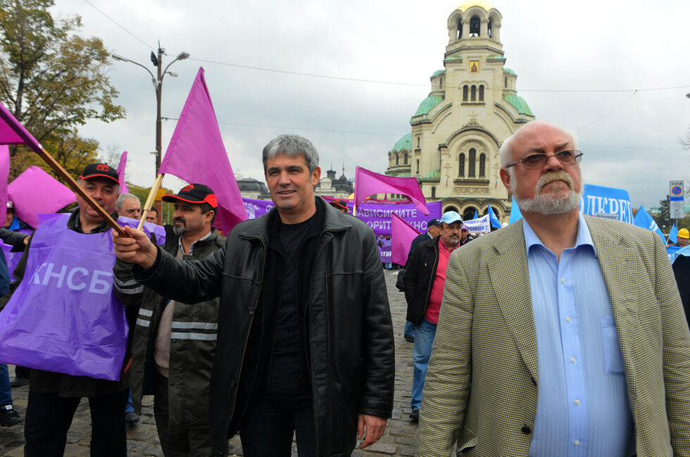 В интервю за "Монитор" преди 10 години Тренчев казва, че "ковчег джобове няма" и призовава "не трупайте земно богатство, защото и крадец го краде, и червей го гризе". 