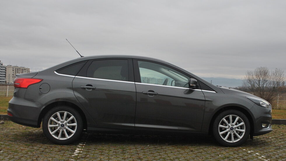 Моторът от поколението EcoBoost за пореден път ми хареса най-вече със своята еластичност и спокойна работа, нетипични за трицилиндров двигател. С него "Форд Фокус" e приятно пъргав, като дори пътуването в тежък трафик, доставя удоволствие.
