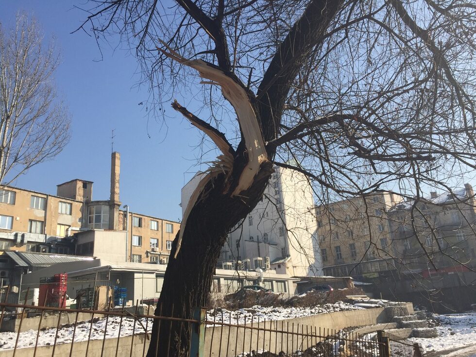 Тъжно и грозно