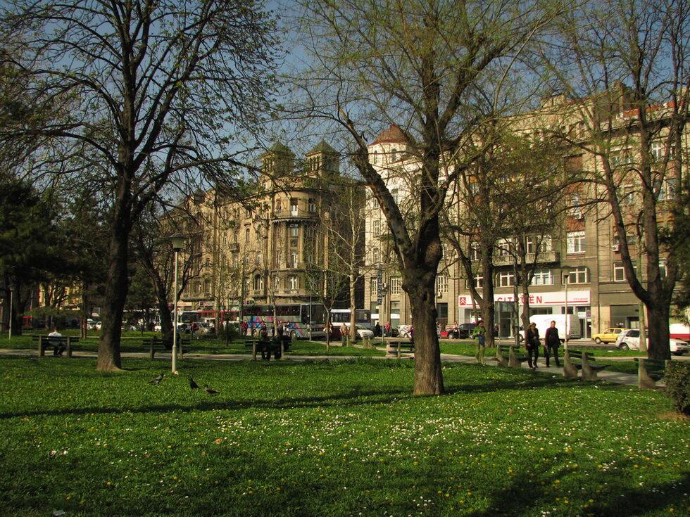 Авторитетното издателство на пътеводители http://www.roughguides.com/ включи Белград, Сърбия сред десетте градове в света, които си заслужава да бъдат посетени през 2015 г. Издателството разказва, че столицата на Сърбия се променя много бързо, увлича с това, че градът е лесно да бъде обходен пеша, изтъква бохемската атмосфера на квартал "Савамала" и чара на кръчмите му. Близостта на живописната Черна гора също е изтъкната като предимство.