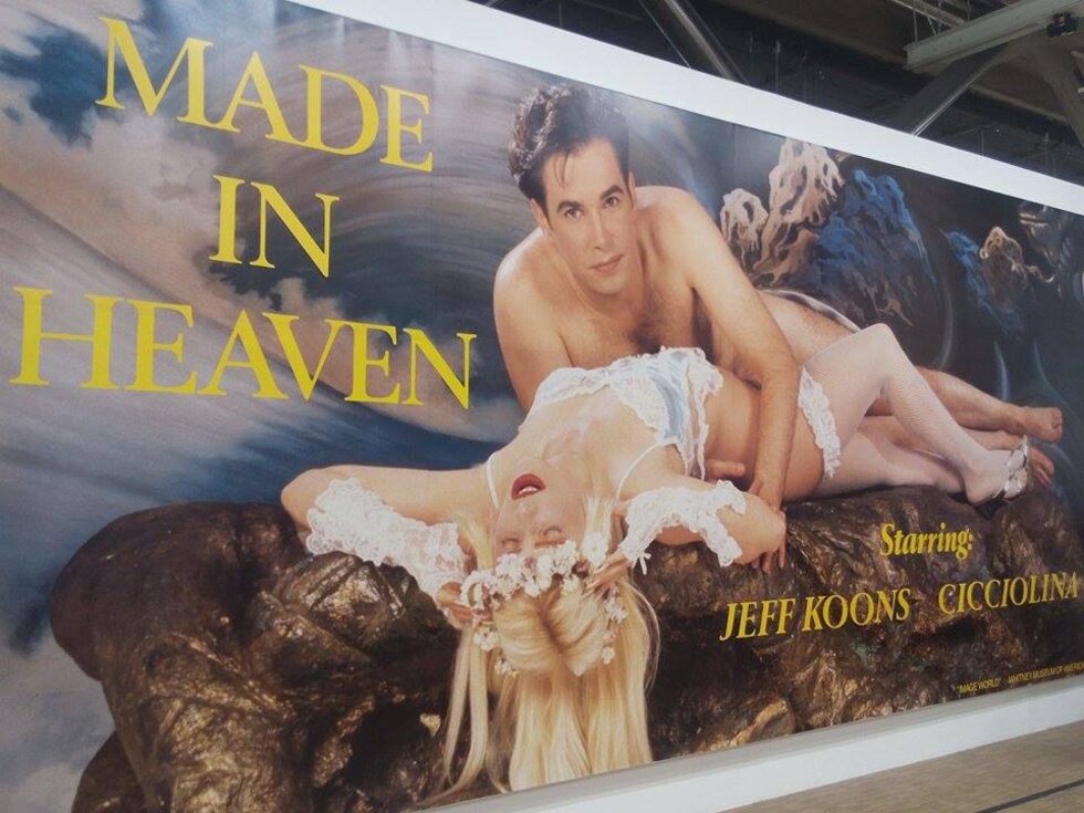 Една от най-скандалните серии от творби на Кунс е "Made in Heaven", включваща откровено порнографски творби, вдъхновени от връзката му с порно звездата Илона Сталер - Чичолина.<br />
<br />
Изложбата в центъра "Помпиду" в Париж включваше и специална зала, обозначена с "18 "