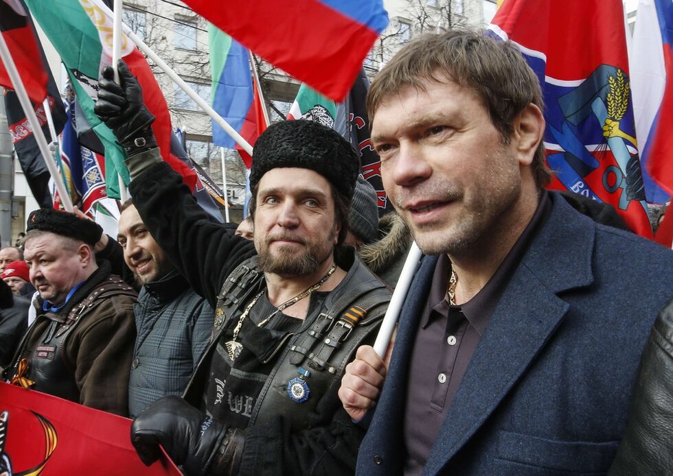 Сред основателите на движението са включеният заради участието си в анексирането на Крим в санкциите Александър Залдостанов "Хирург", предводител на групата "Нощни вълци", наричана "рокерите на Путин", както и от сенаторът Дмитрий Саблин от ръководството на организацията на ветерани от Афганистан "Бойно братство". (Бел.ред. той е роден в украниския град Мариупол, никога не е служил в Афганистан, а в московски комендантски полк и в структурите на Министерството на извънредните ситуации, но пък е зет на оз. ген. Борис Громов, който командваше извеждането на съветските войски от Афганистан през 1989г.).<br />