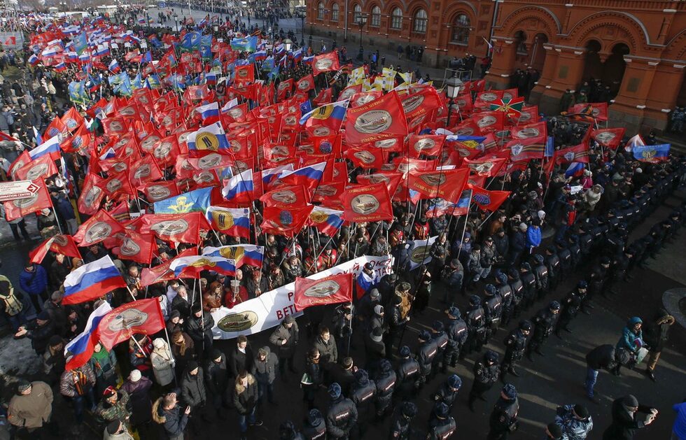 Учреденото едва преди няколко седмици в Русия<a href="http://www.dnevnik.bg/sviat/2015/02/21/2477208_dvijenieto_antimaidan_izkara_v_moskva_nad_30_000_dushi/" target="_blank"> националистическо движение "Антимайдан" събра в центъра на Москва шествие и митинг, на които според МВР има около 35 000 участници.</a>