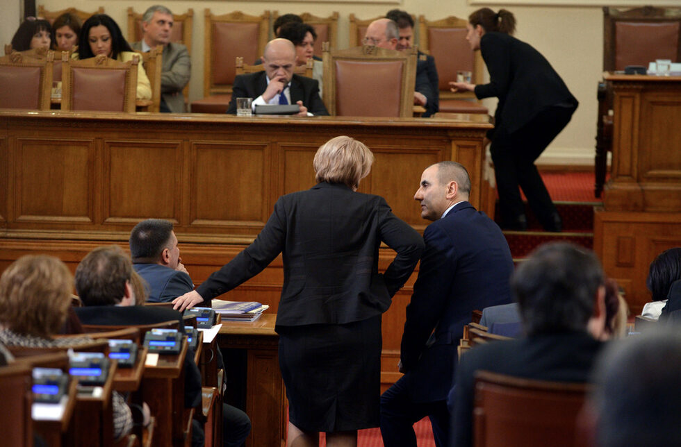 Това не се случи, но се видя, че и парламентарните почивки са достатъчни за консолидирането на подкрепящ вот.
