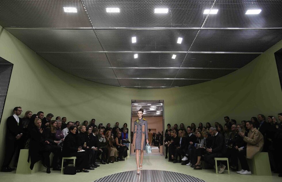 В момента тече седмицата на модата в Милано. Gucci, Armani, Dolce & Gabanna, Prada и много други световноизвестни марки показаха идеите си за есенно-зимния сезон.