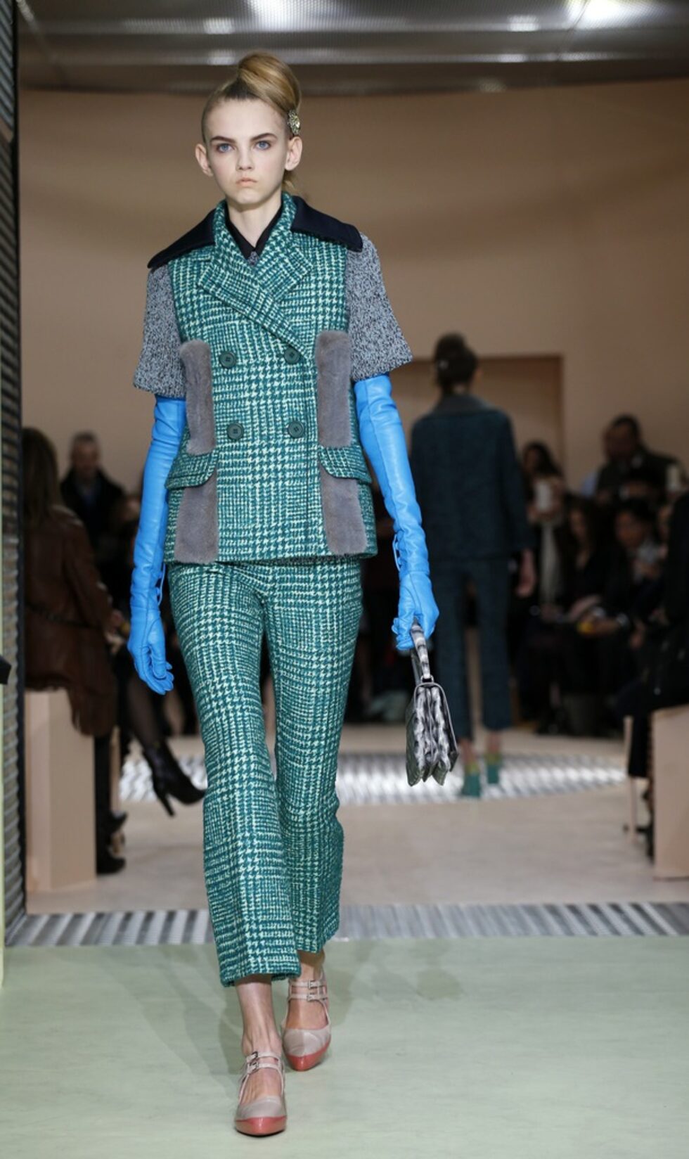 Фотогалерия: Предложенията на Prada за модата на сезон есен/зима