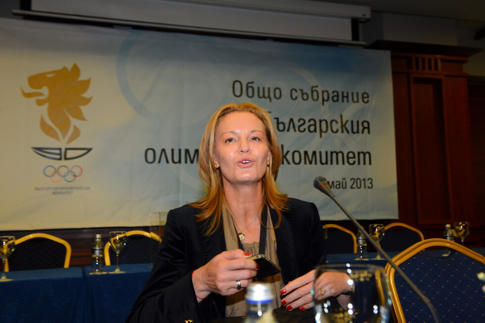 Костадинова при преизбирането й за шеф на БОК през 2013 г.