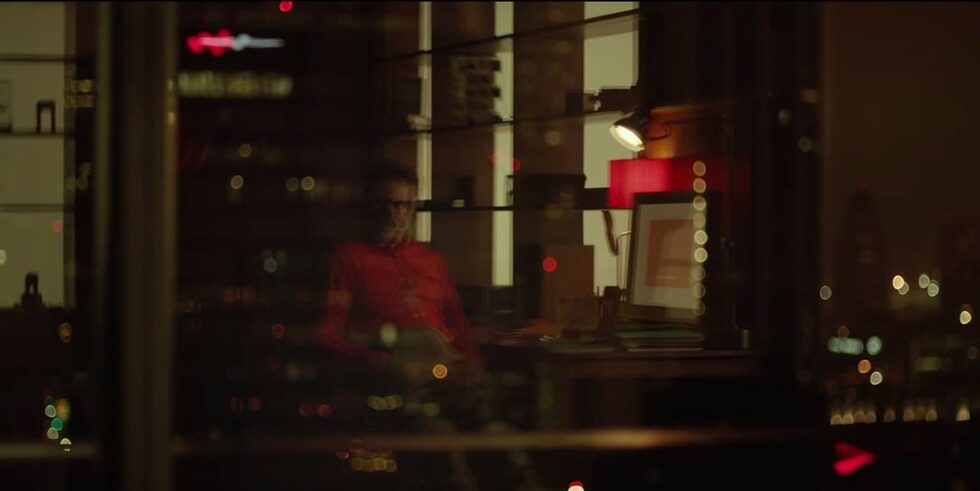 В "Нея" на Спайк Джоунз (2013 г.) "Саманта" дори няма тяло. Тя е операционна система с изкуствен интелект, която постепенно завързва емоционална близост със своя собственик, разведен самотник (Хоакин Финикс). "Саманта" говори с гласа на Скарлет Йохансон.