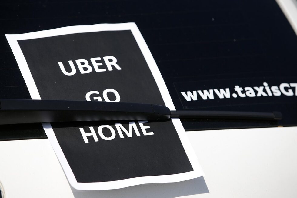 Фотогалерия: Протестът срещу Uber във Франция