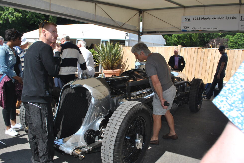 Napier-Railton Special също разчита на самолетен двигател, за да поставя сухоземни рекорди за скорост, като мощността е 580 конски сили. Създадена през 1933 година, колата поставя първия такъв през 1935, като достига 230.84 км/ч. До 1937 година Napier-Railton Special  подобрява 47 световни рекорда за скорост.
