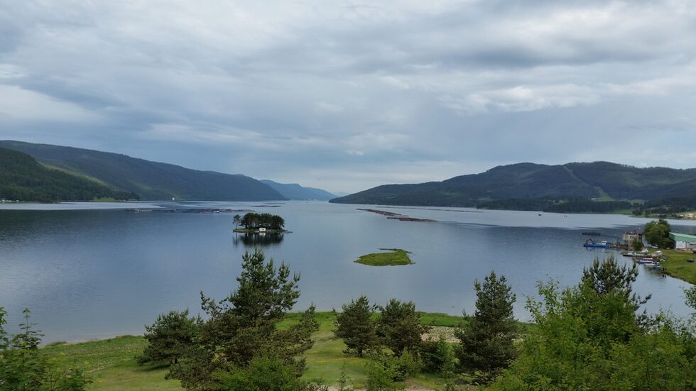 Язовир Доспат, след изгрева