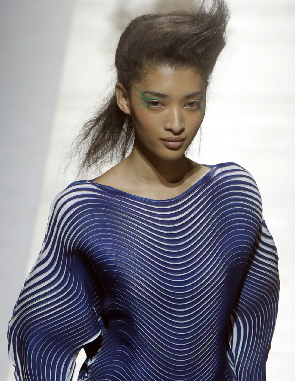 Фотогалерия: Мода на фурна от Issey Miyake