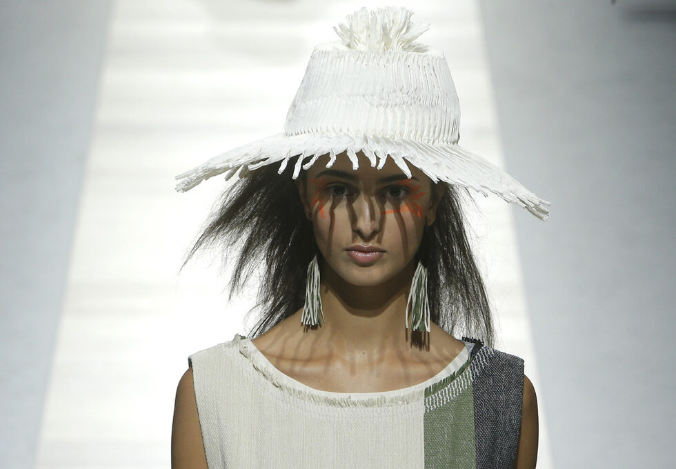 Фотогалерия: Мода на фурна от Issey Miyake