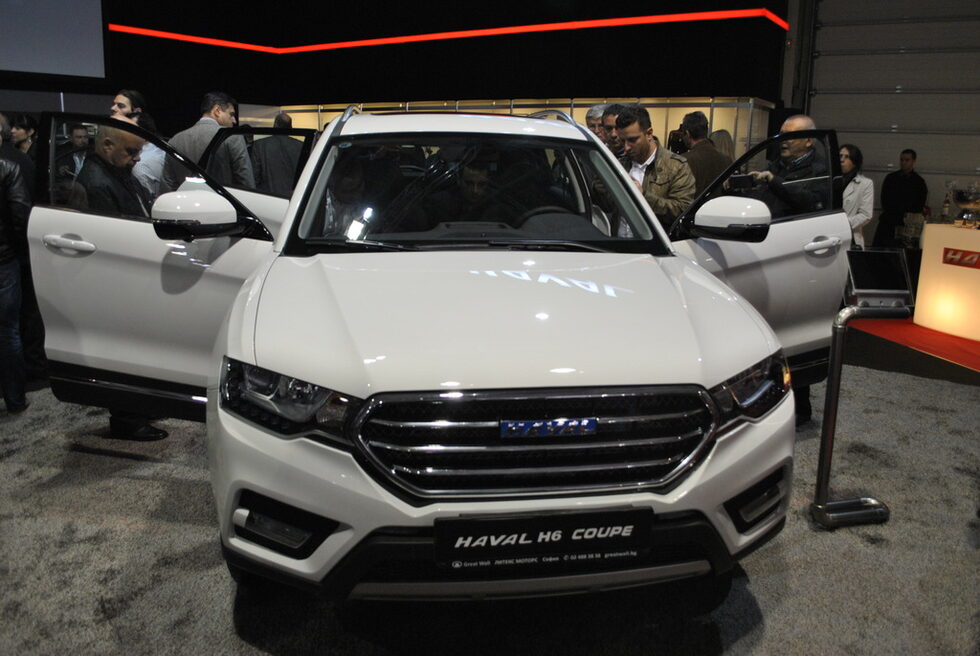Най-големият, мощен и луксозен SUV на "Хавал" е H6 купе. Предлага се в 13 външни цвята.