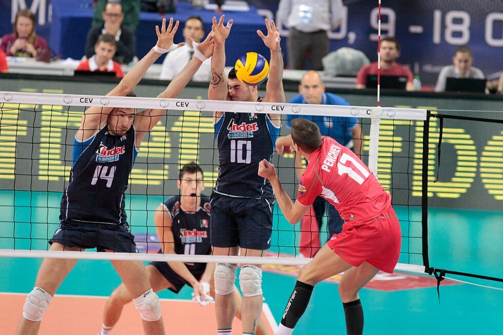 За капак във втория гейм на мача дойде поредната контузия на основен състезател - Николай Пенчев.