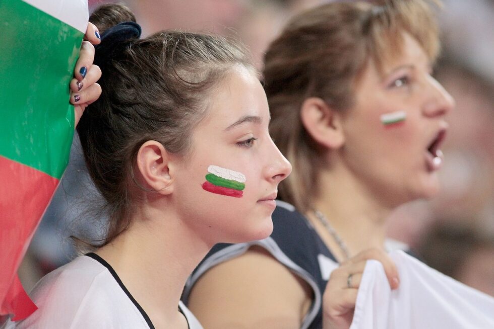 Подкрепа за българските волейболисти от трибуните.