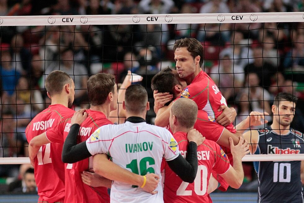 Българските волейболисти се постараха и днес. Те успяха да си върнат пламъка в очите в третия и четвъртия гейм, но загубата от Франция вече се оказа непреодолима.