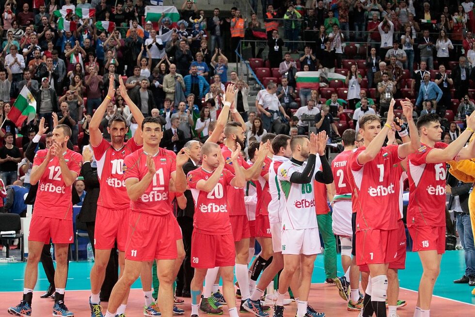 Българският национален отбор по волейбол остана без отличие от европейското първенство. Загуба от Италия в мача за третото място сложи край на приказката, която можеше да завърши с европейска титла, но в крайна сметка приключи с четвърто място в крайното класиране.
след като загуби битката за третото място срещу Италия с 1:3 (20:25, 14:25, 25:23, 20:25).