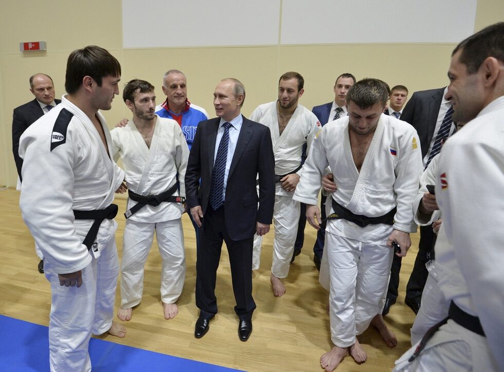 Руският президент Владимир Путин на посещение в спортен център в Сочи.