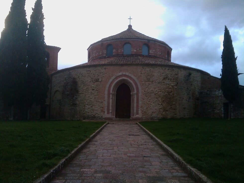 Храмът Sant'' Angelo - 5-6 в.