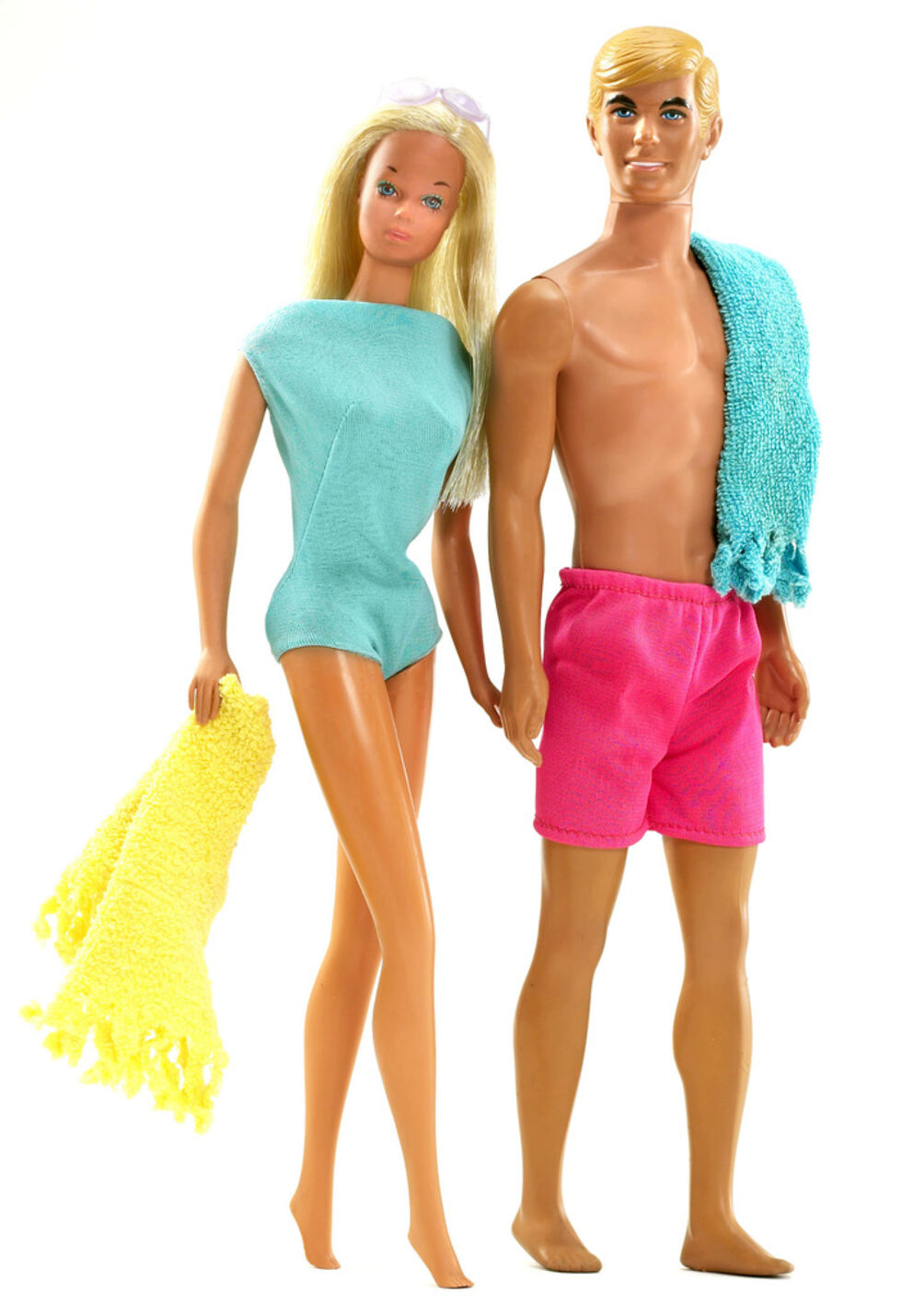 1971 г: Барби и Кен са сърфисти с новата Malibu Barbie.
