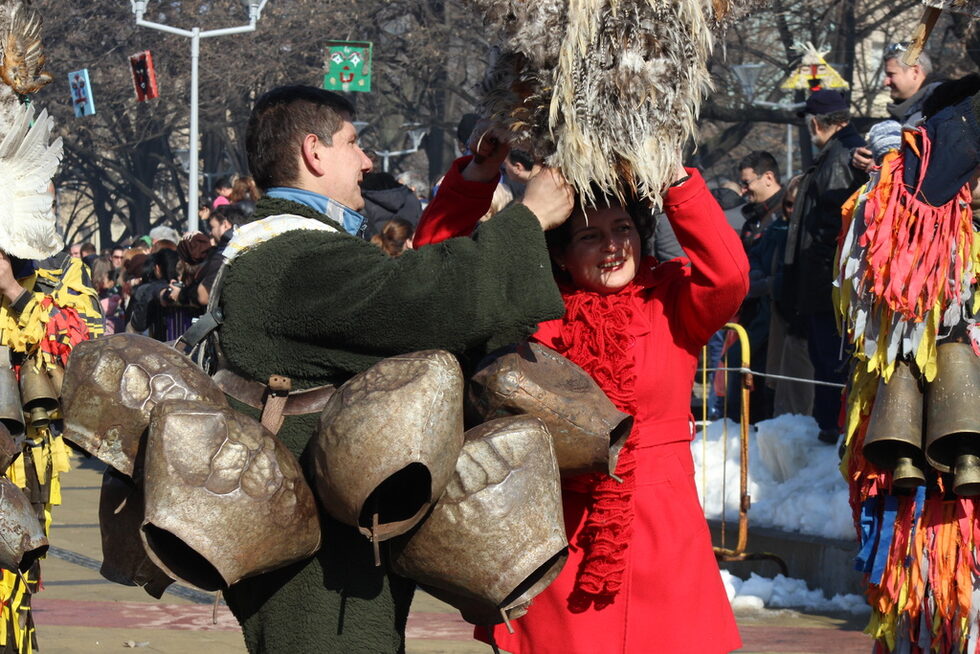 През 2014 г. Перник попадна сред петнайсетте най-препоръчвани зимни дестинации на "Нешънъл джиографик". Специализираното издание посъветва читателите си да посетят фестивала "Сурва".