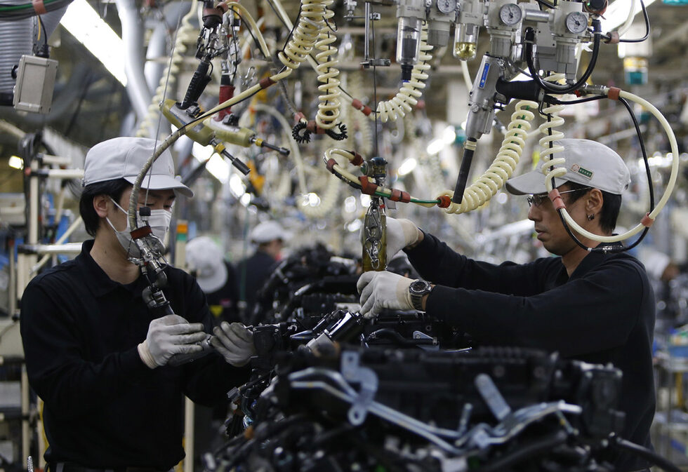 Момент от производството в завод на Nissan в град Иваки, префектура Фукушима, Япония.