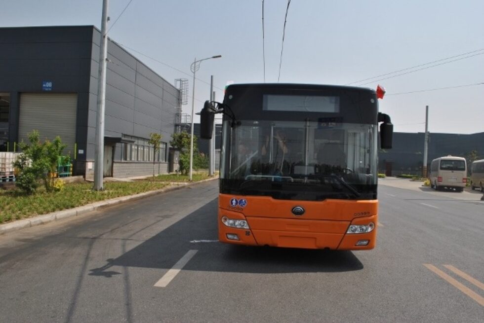Плановете на общината са новите автобуси да тръгнат по линии 60, 64, 77 и 309.