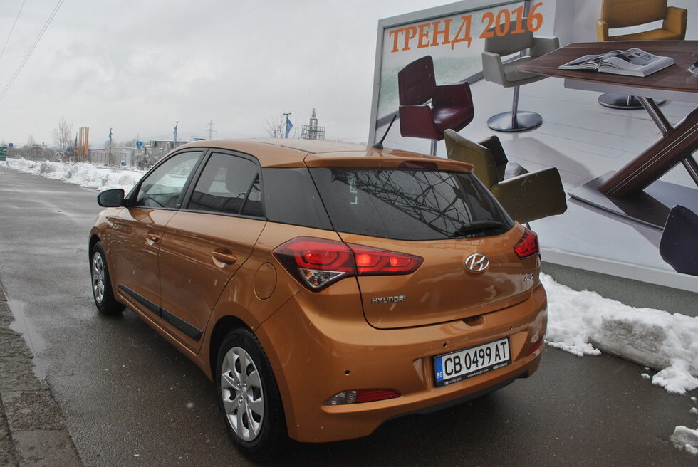 Механичната скоростна кутия на i20 ми се понрави с прецизната си работа и отлично изчислените предавателни числа на скоростите.