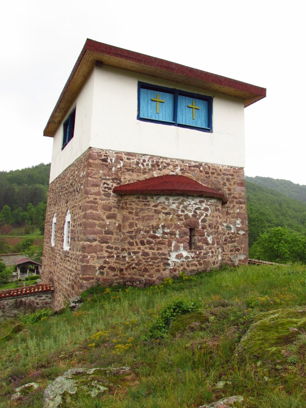 Костницата, в която намират вечен покой Петър Парчевич, Георги Пеячевич, Панайот Хитов, Филип Тотьов......