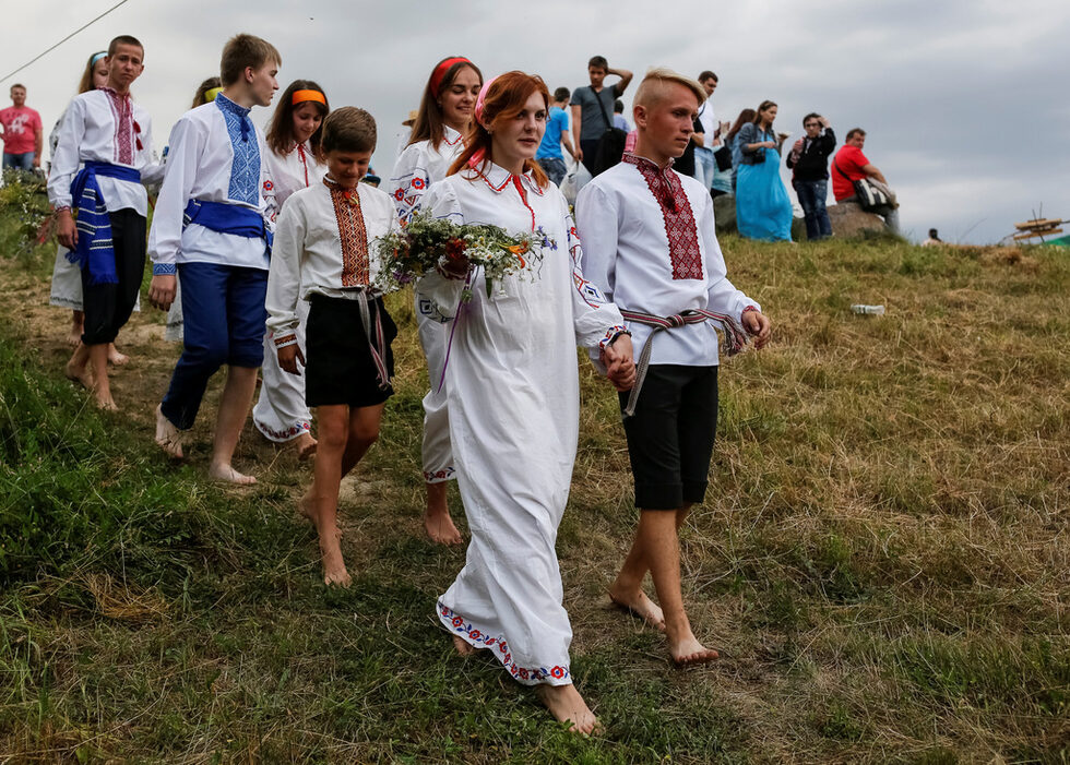 Фотогалерия: Слънчевите ритуали за Иван Купала в Украйна