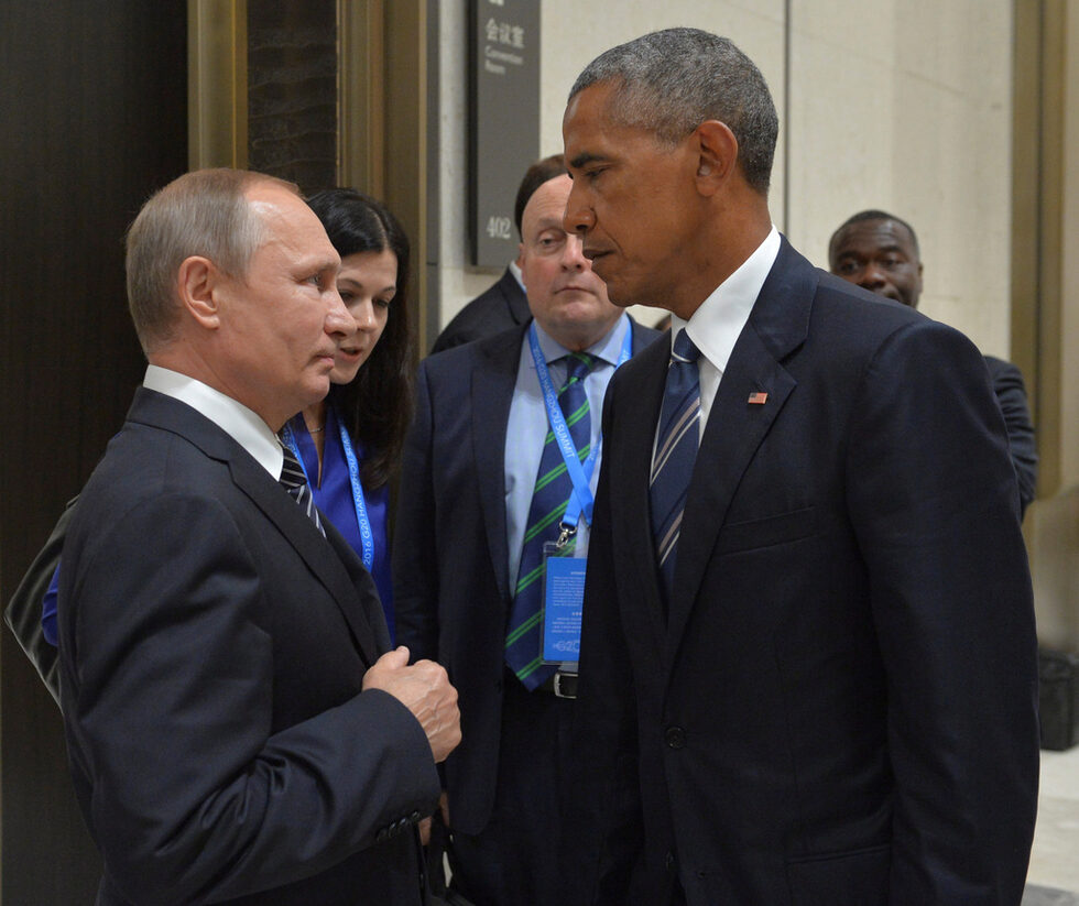 <a href="http://www.dnevnik.bg/sviat/2016/09/05/2822449_obama_i_putin_obsudiha_siriia_i_ukraina_na_sreshtata/" target="_blank">Президентите на САЩ и Русия Барак Обама и Владимир Путин са разговаряли по-дълго от планираното в Пекин, където са за лидерската среща на Г-20. Двамата са обсъдили възможностите за прекратяване на огъня в Сирия, заяви високопоставен представител на администрацията на САЩ .</a>