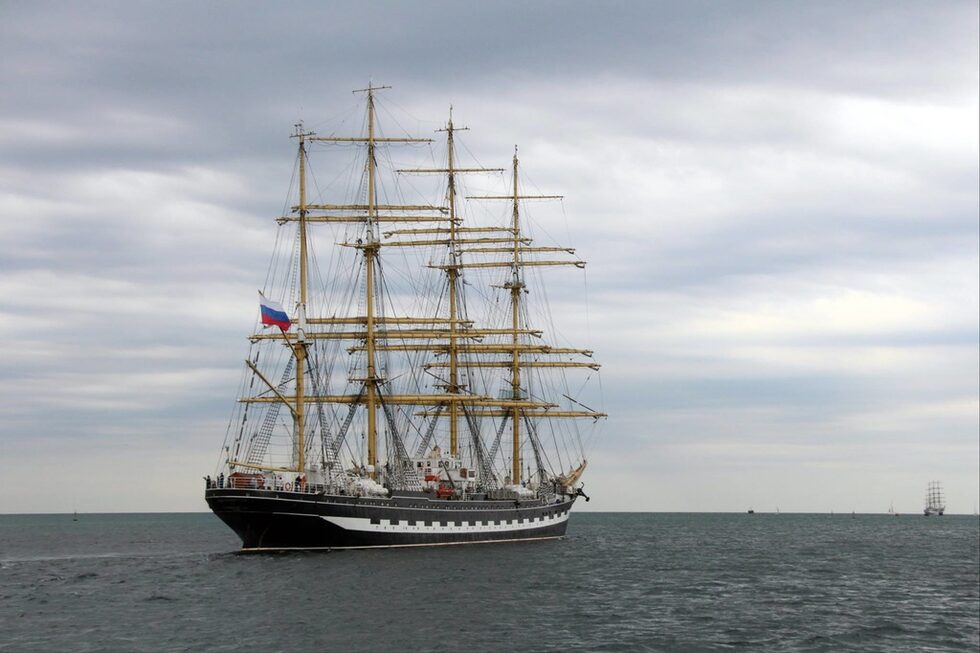 Една от най-впечатляващите гледки по време на регатата "SCF Tall Ships Black Sea 2016" тази година бе руския платноход "Крузенщерн".