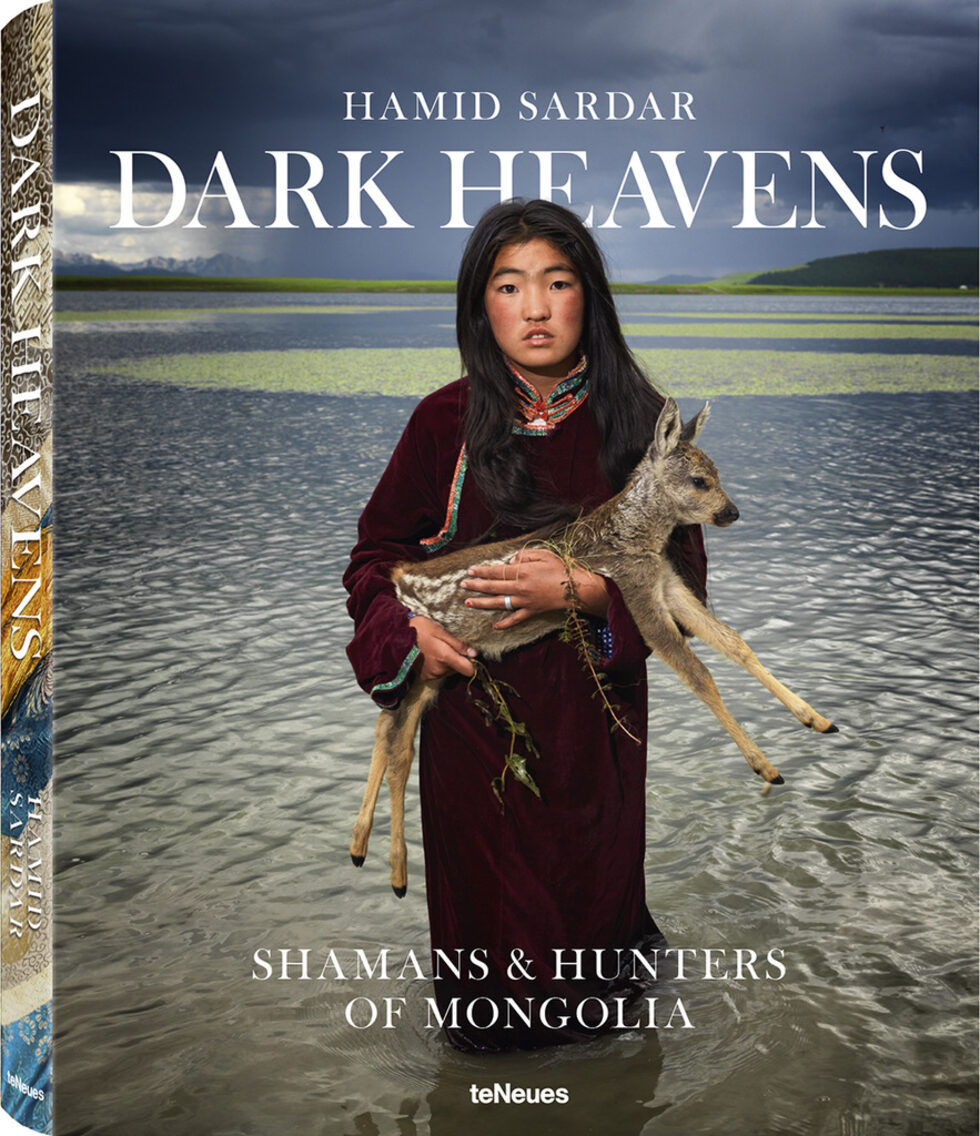 <a href="http://teneues-books.com/dark-heavens-4" target="_blank">http://teneues-books.com/dark-heavens-4</a>