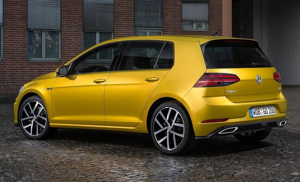 Изцяло нов двигател в гамата е 1.5 TSI Evo, който предлага мощност от 150 конски сили и 200 Нм въртящ момент при 1400 об./мин. Моторът е снабден със система за спиране на достъпа на гориво до половината цилиндри при слабо натоварване, като разходът на гориво е 4.9 л/100 км. Двигателят ще има и BlueMotion версия със 130 к.с. и консумация от 4.6 л/100 км.