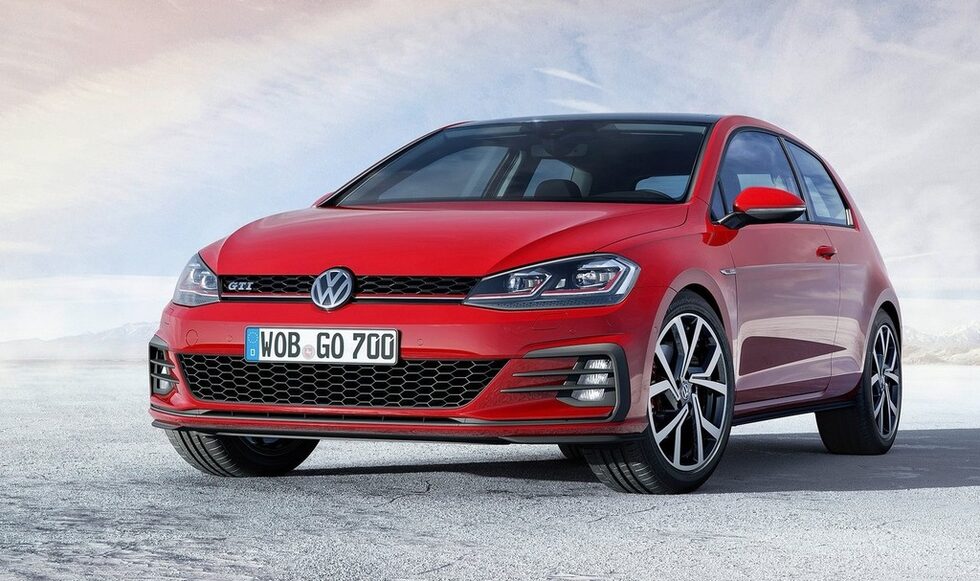 "Голф" GTI вече разполага с 230 конски сили (+10 коня) за стандартната си версия и с 245 за GTI Performance модификацията. Цялата гама на модела използва нова автоматична скоростна кутия с два съединителя, която вече е със седем вместо с шест предавки.