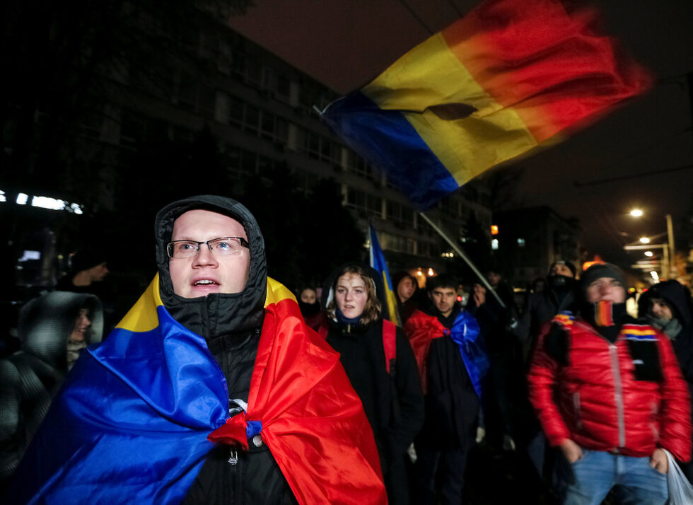 Протестиращите настояват за оставка на Централната избирателна комисия и повтарянето на изборите. <br /><br />