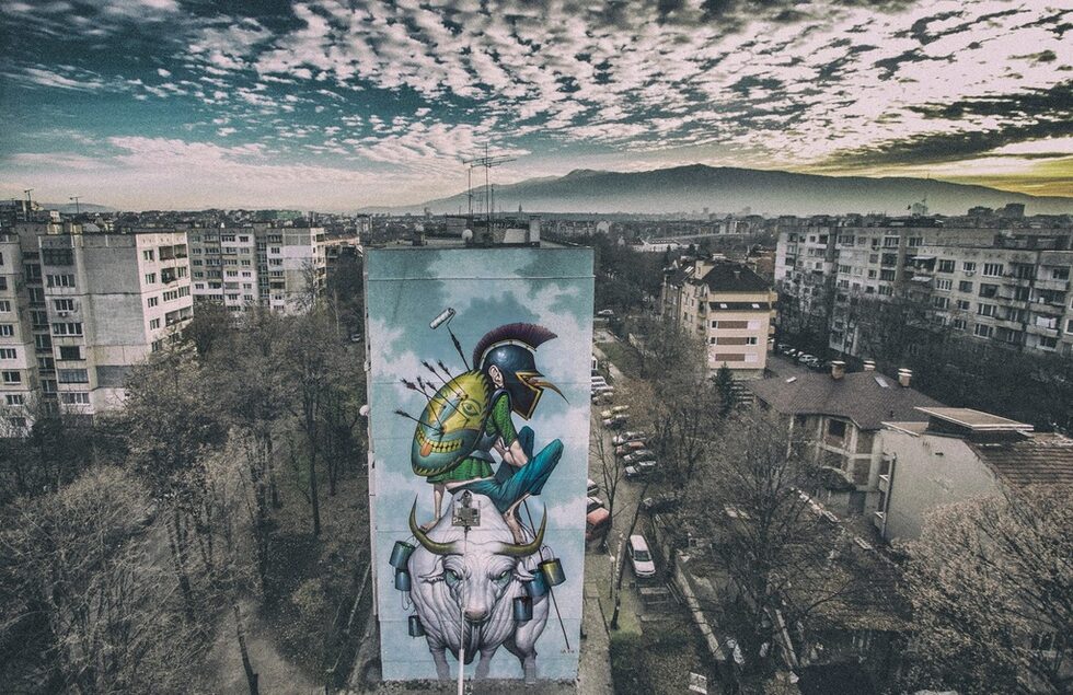 Отборът от идейни млади хора Urban Creatures успява да включи в екипа и кмета на район "Подуене" Ева Митова, откъдето проектът започва през 2011 г. Оттогава в него са взели участие десетки български артисти, сред които Nasimo, Bozko, Esteo, Ster, POZE, GOAT.<br /><br />Новата творба на Bozko, която ръководителят на проекта Ясен Гешев счита за най-успешната от всички.