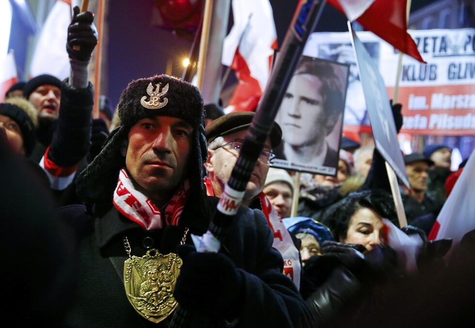 Полската опозиция критикува управляващите, че се опитват да прокарат реформи, с които се цели парализиране на институциите.