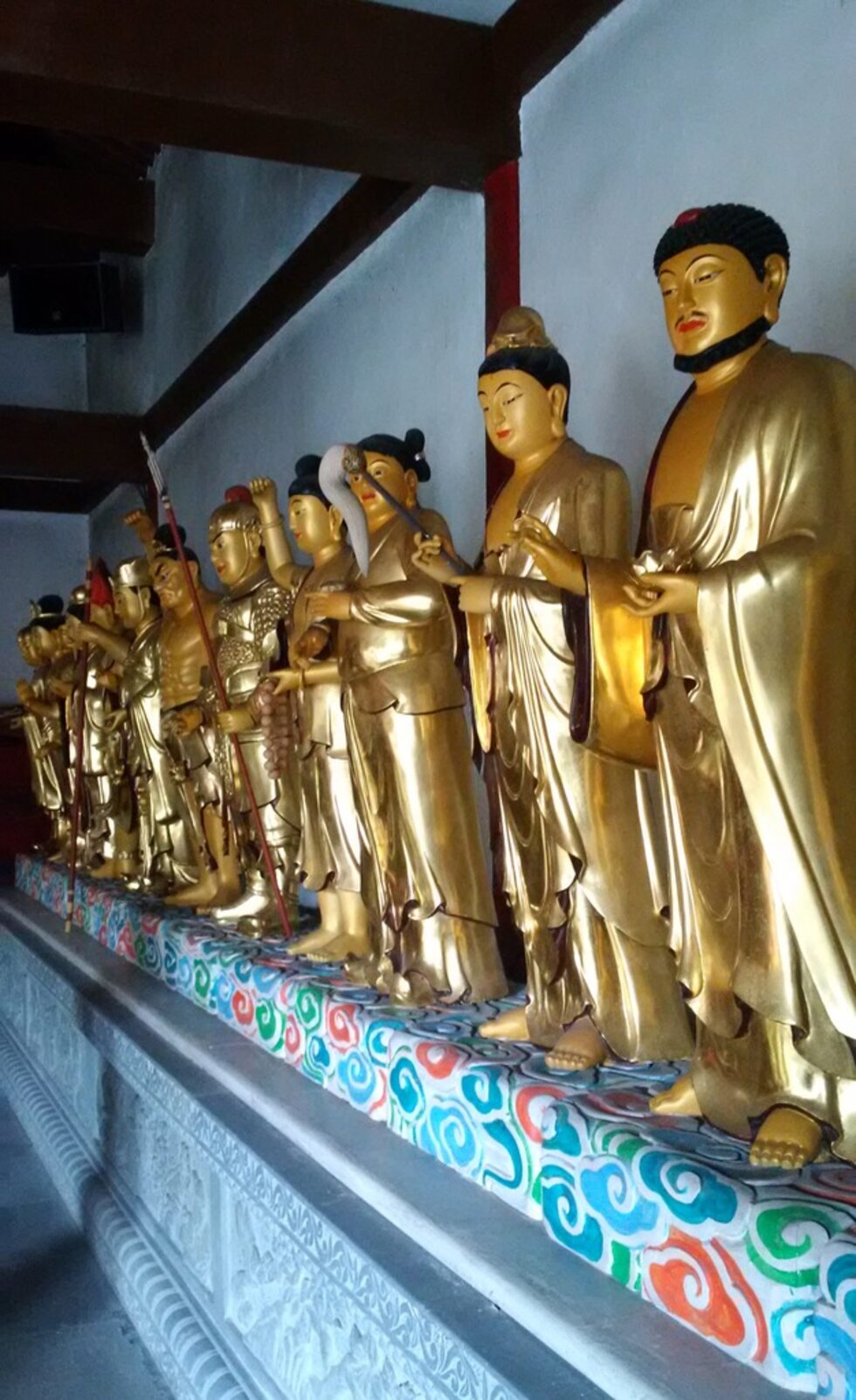 Армия от последователи и ученици на Guan Yin...