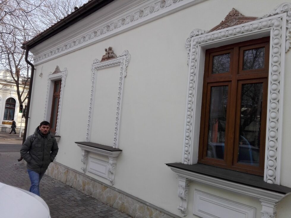 Характерната едноетажна архитектура на стария Кишинев.